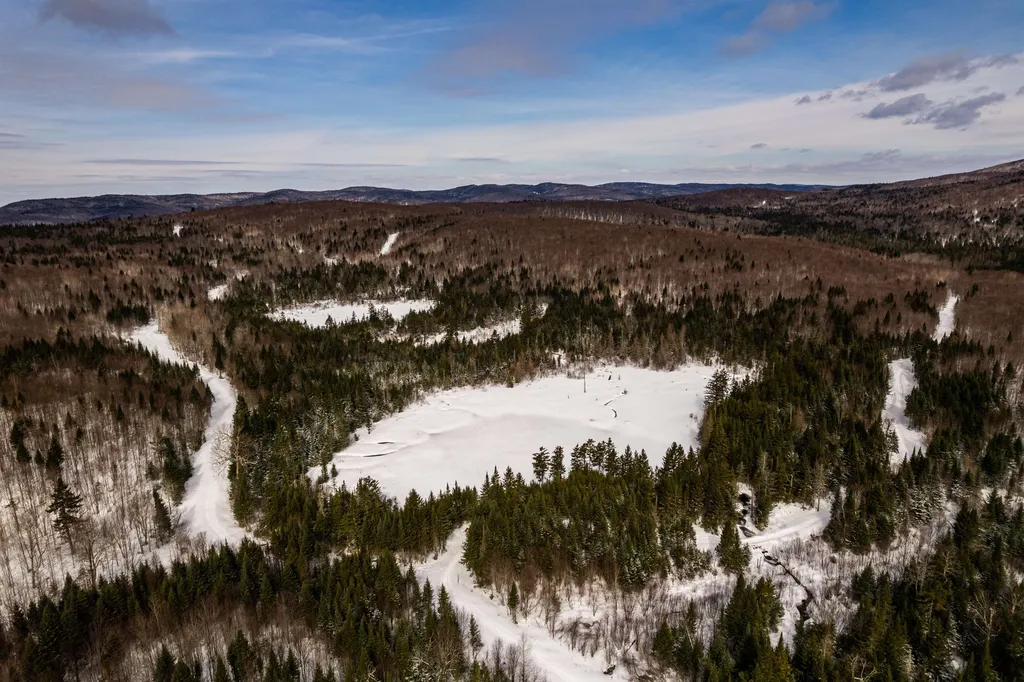10 Farr Road Pittsburg NH 03592