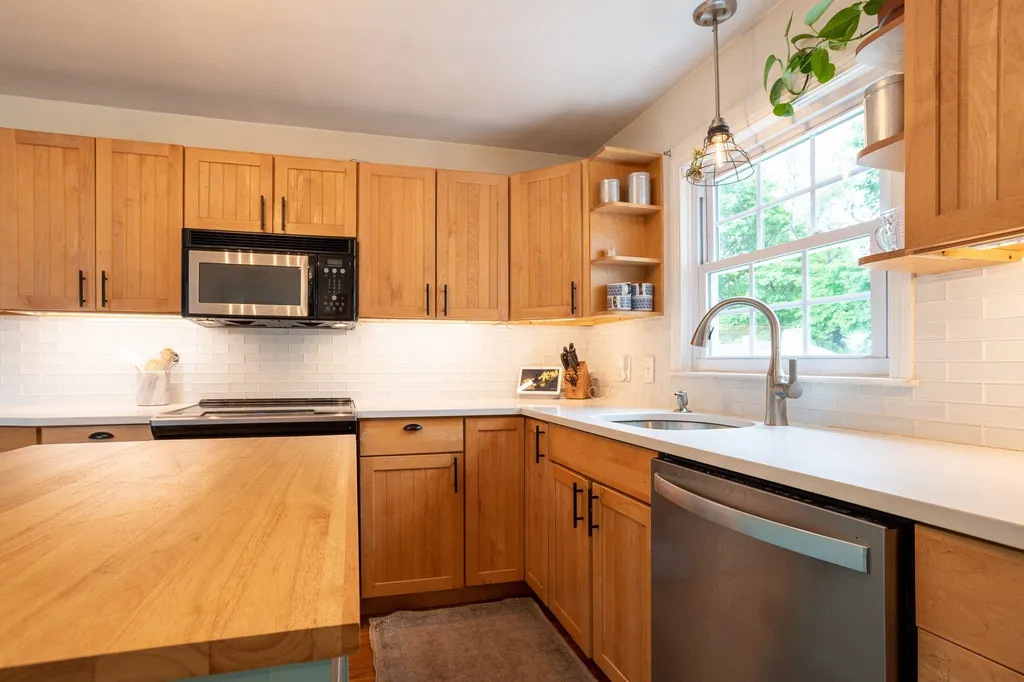 5 Cogger Street Hampton NH 03842