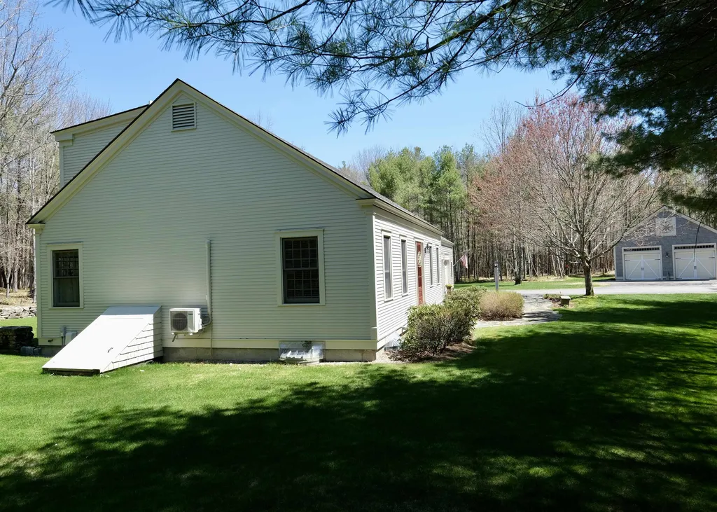 287 Middle Road Tuftonboro NH 03816
