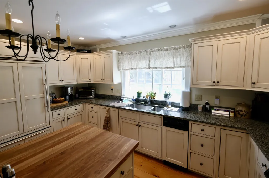287 Middle Road Tuftonboro NH 03816
