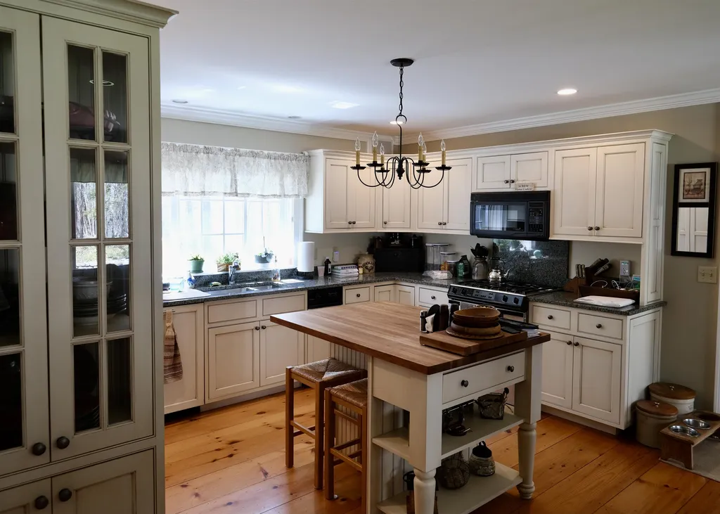 287 Middle Road Tuftonboro NH 03816
