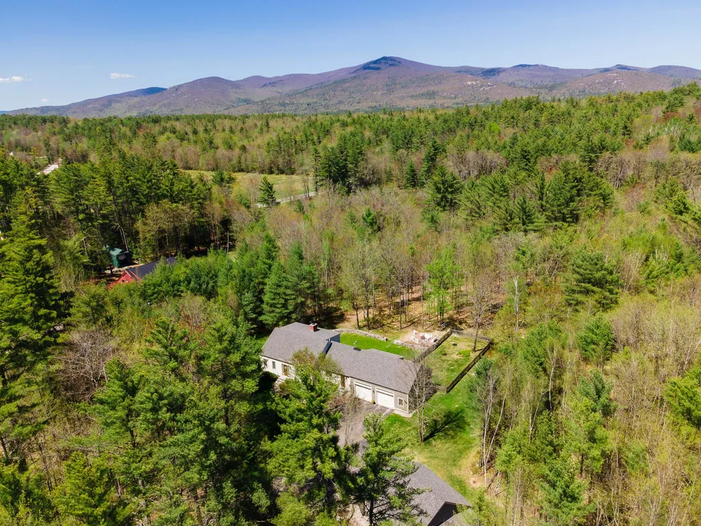 287 Middle Road Tuftonboro NH 03816