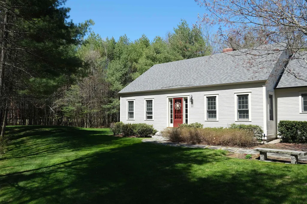 287 Middle Road Tuftonboro NH 03816