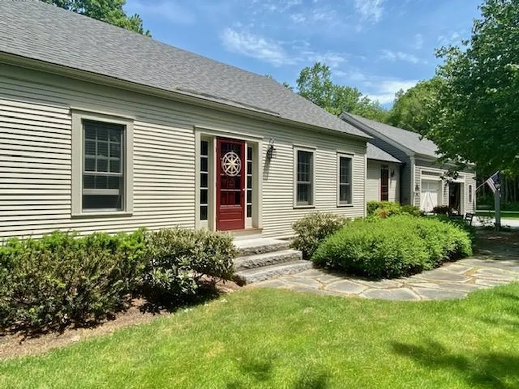 287 Middle Road Tuftonboro NH 03816