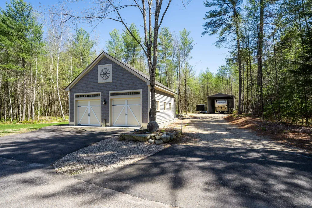 287 Middle Road Tuftonboro NH 03816
