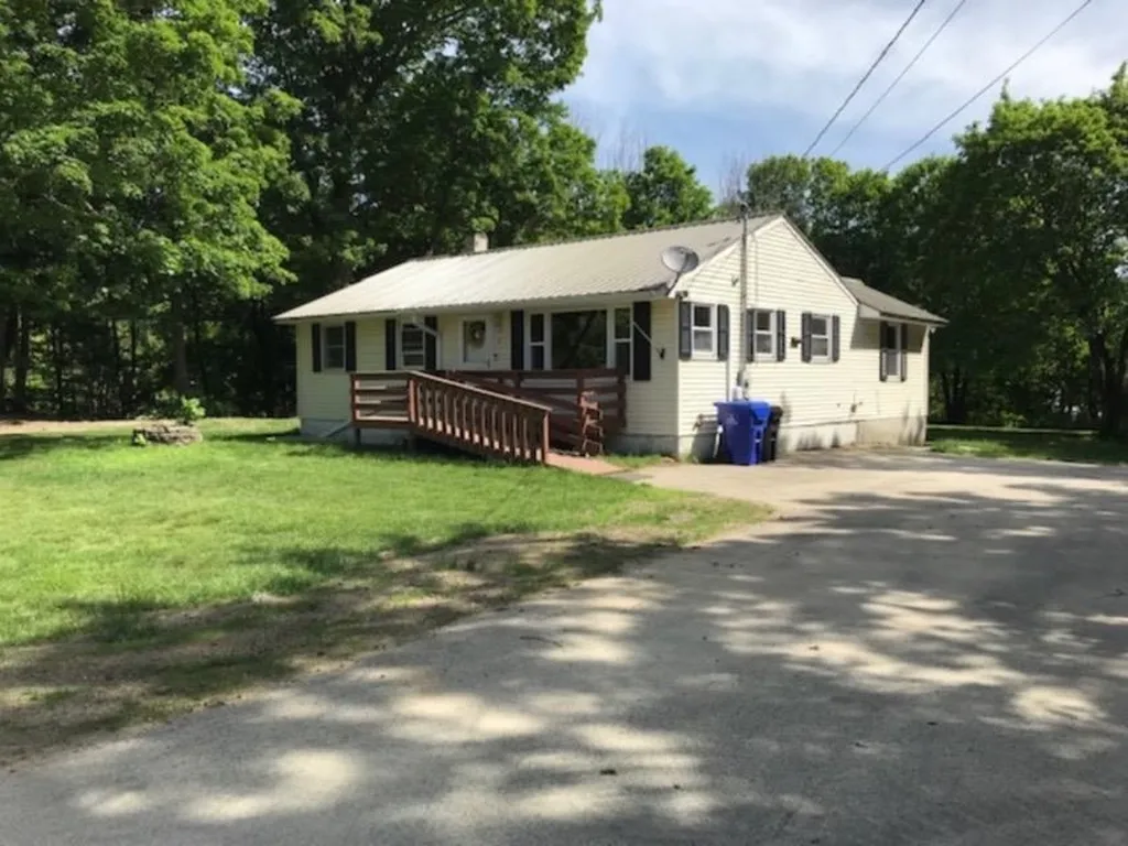 2 Clement Road Hudson NH 03051
