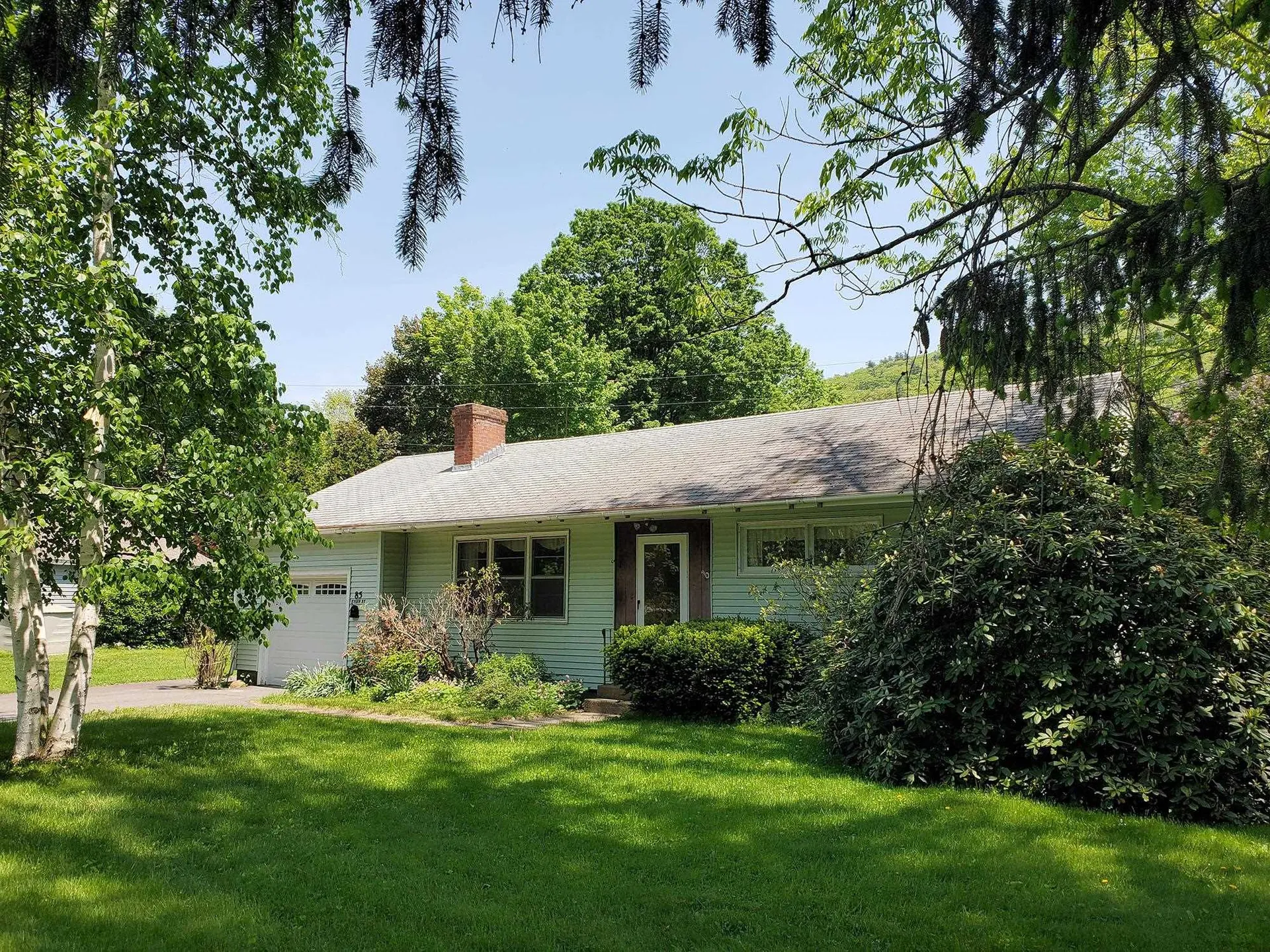 85 Tyler Street Brattleboro VT 05301