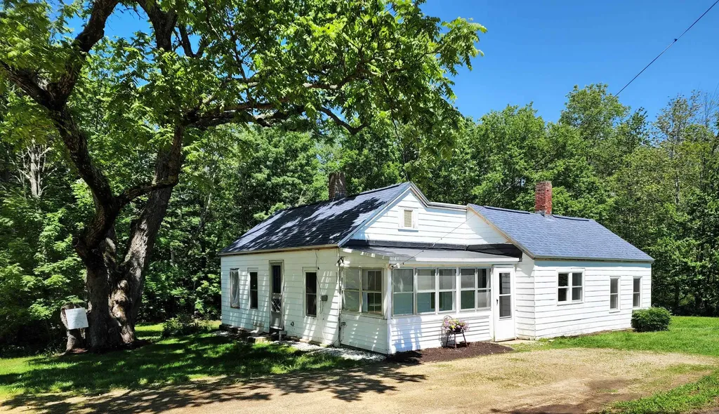110 Page Road Loudon NH 03307