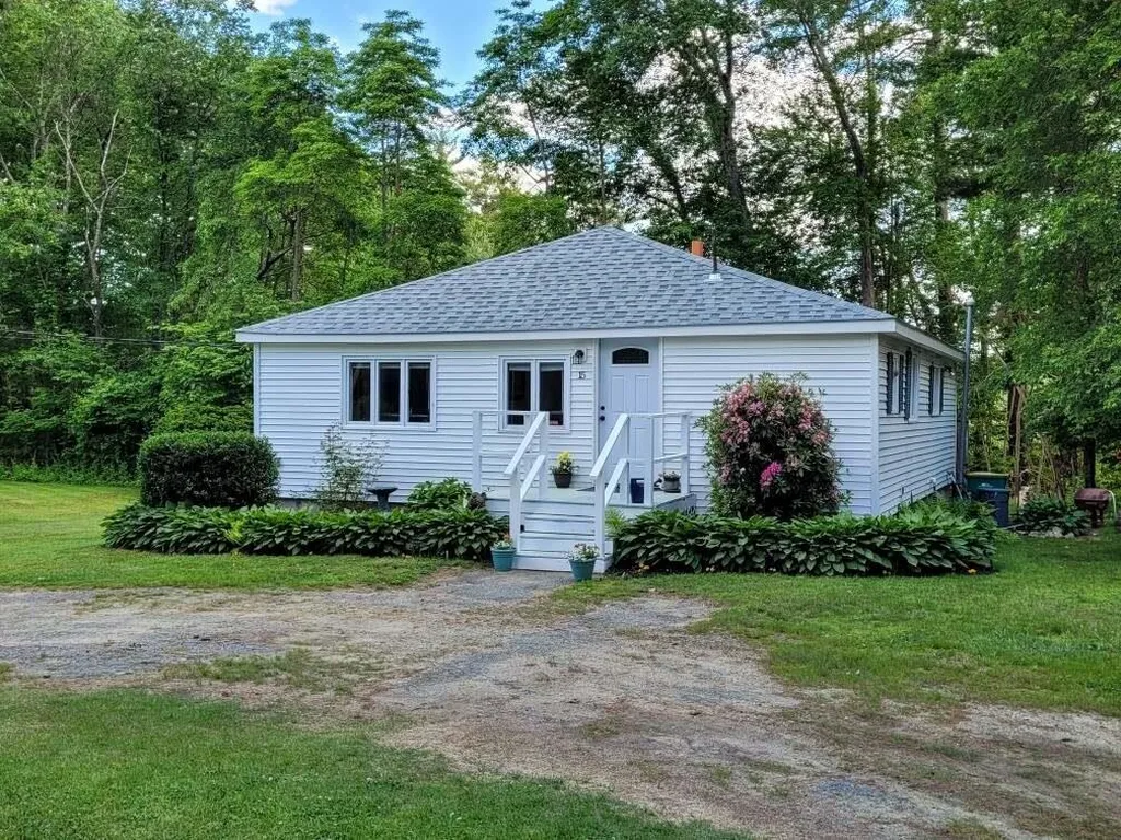 15 Great Pond Road Kingston NH 03848