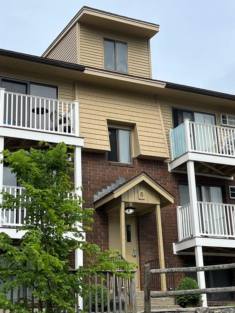 185 Lita Lane Newmarket NH 03827