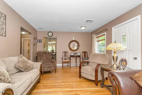 7 Cluff Road Salem NH 03079