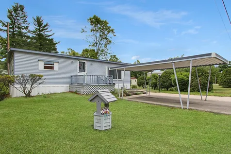 21 Shadycrest Drive Nashua NH 03062