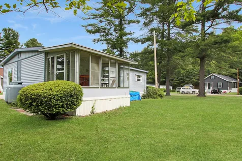 21 Shadycrest Drive Nashua NH 03062