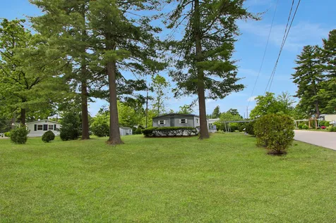 21 Shadycrest Drive Nashua NH 03062