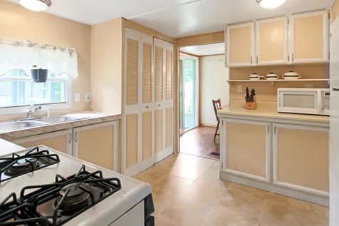 21 Shadycrest Drive Nashua NH 03062