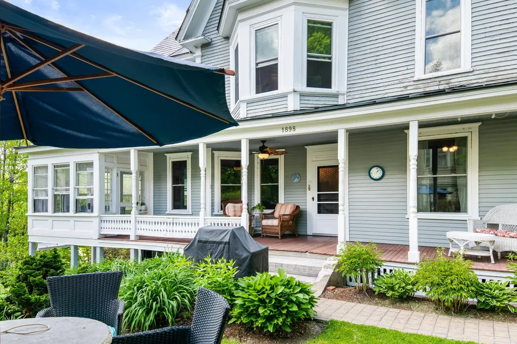 40 Central Street Sunapee NH 03782