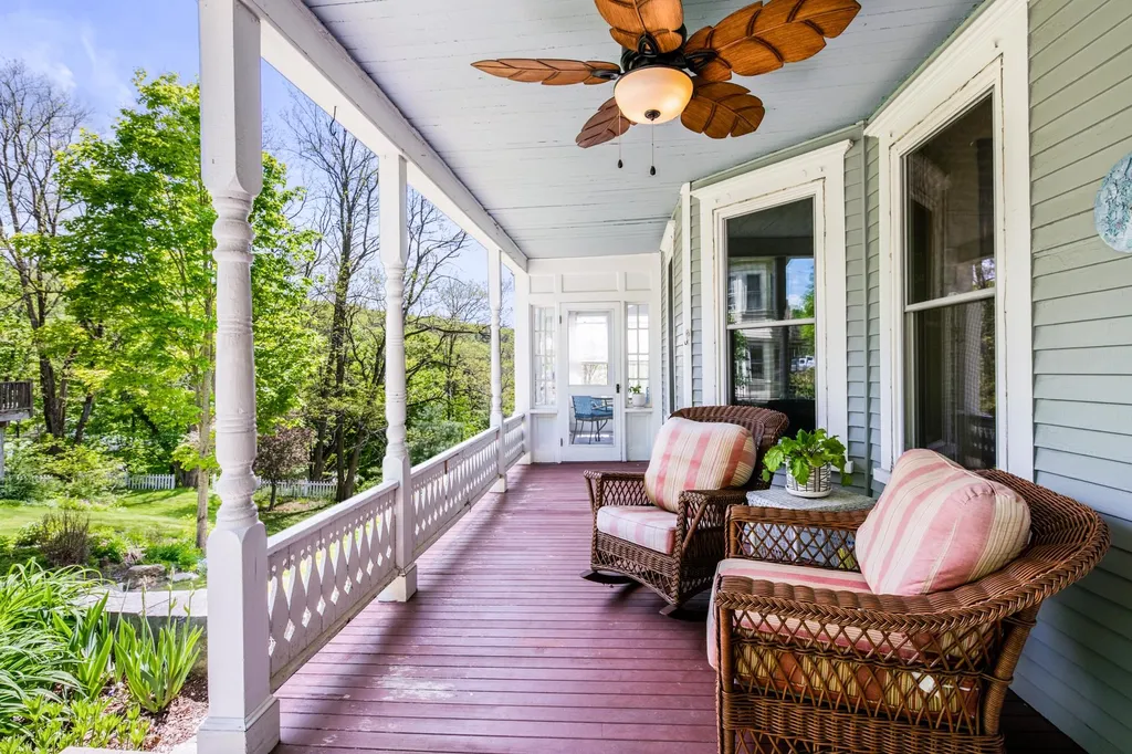 40 Central Street Sunapee NH 03782