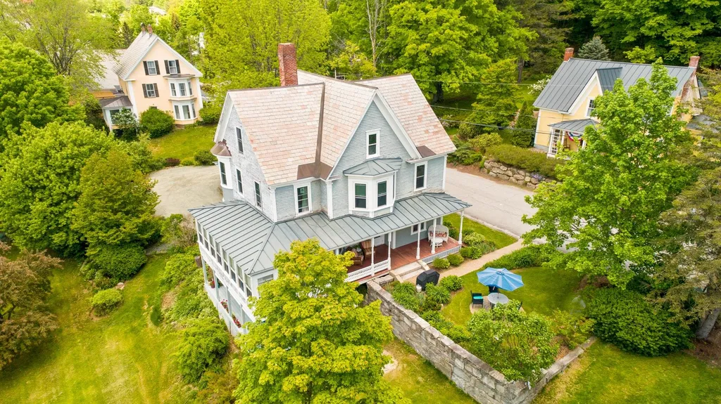 40 Central Street Sunapee NH 03782