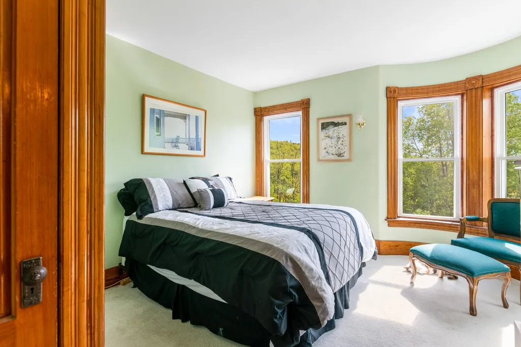 40 Central Street Sunapee NH 03782
