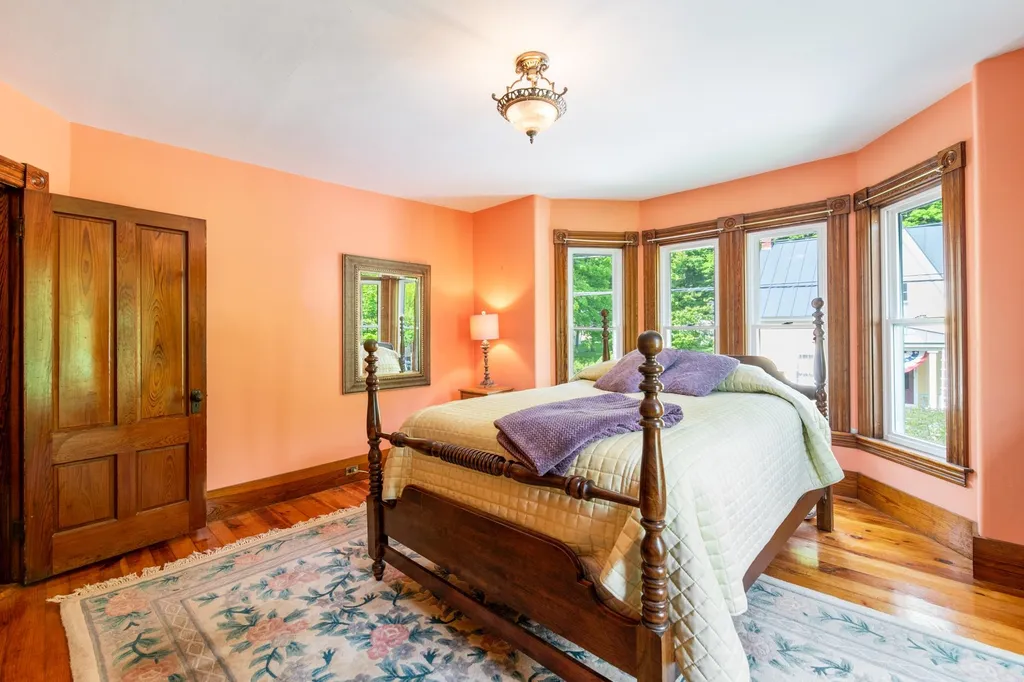 40 Central Street Sunapee NH 03782