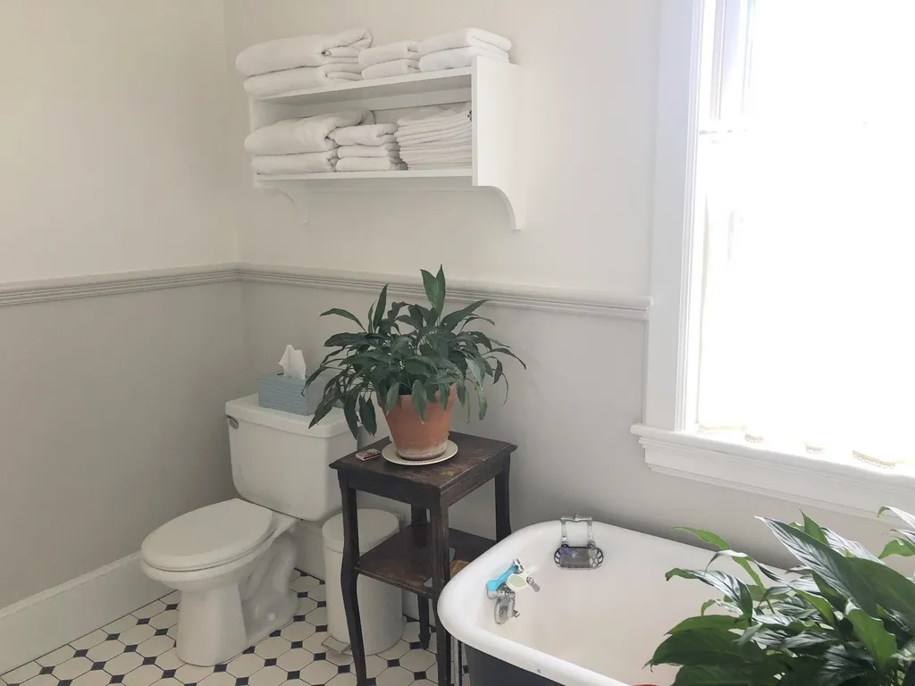 7 Pleasant Street Wolfeboro NH 03894