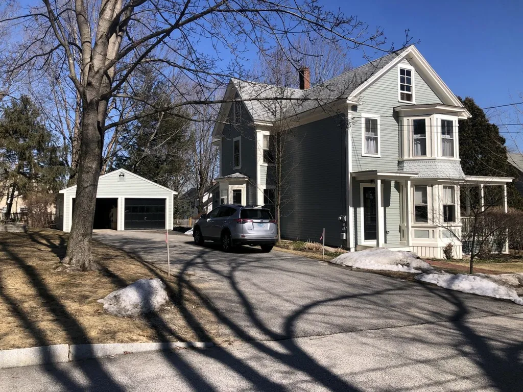 7 Pleasant Street Wolfeboro NH 03894