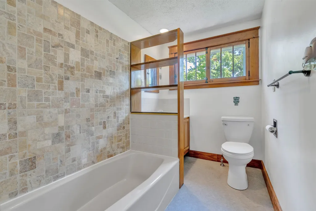 76 Charles Street Rochester NH 03867