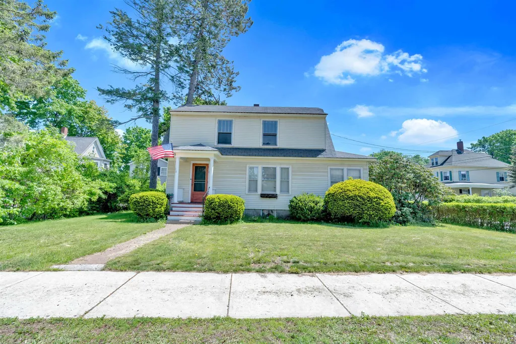 76 Charles Street Rochester NH 03867