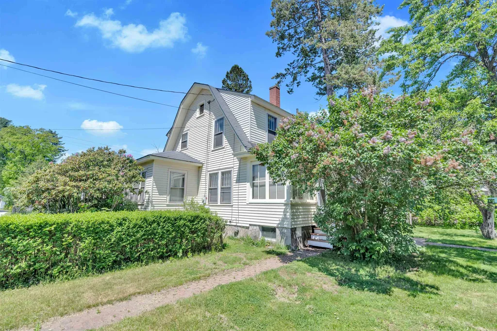 76 Charles Street Rochester NH 03867