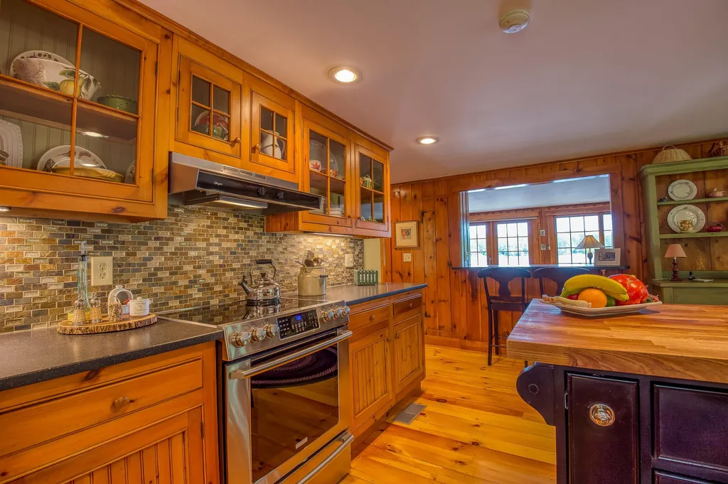21 Rollins Drive Freedom NH 03836