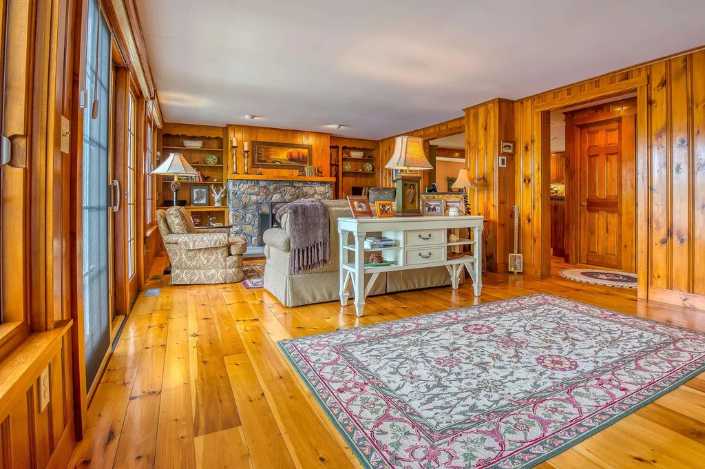 21 Rollins Drive Freedom NH 03836