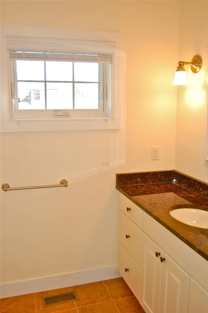 50 Main Mast Circle New Castle NH 03854