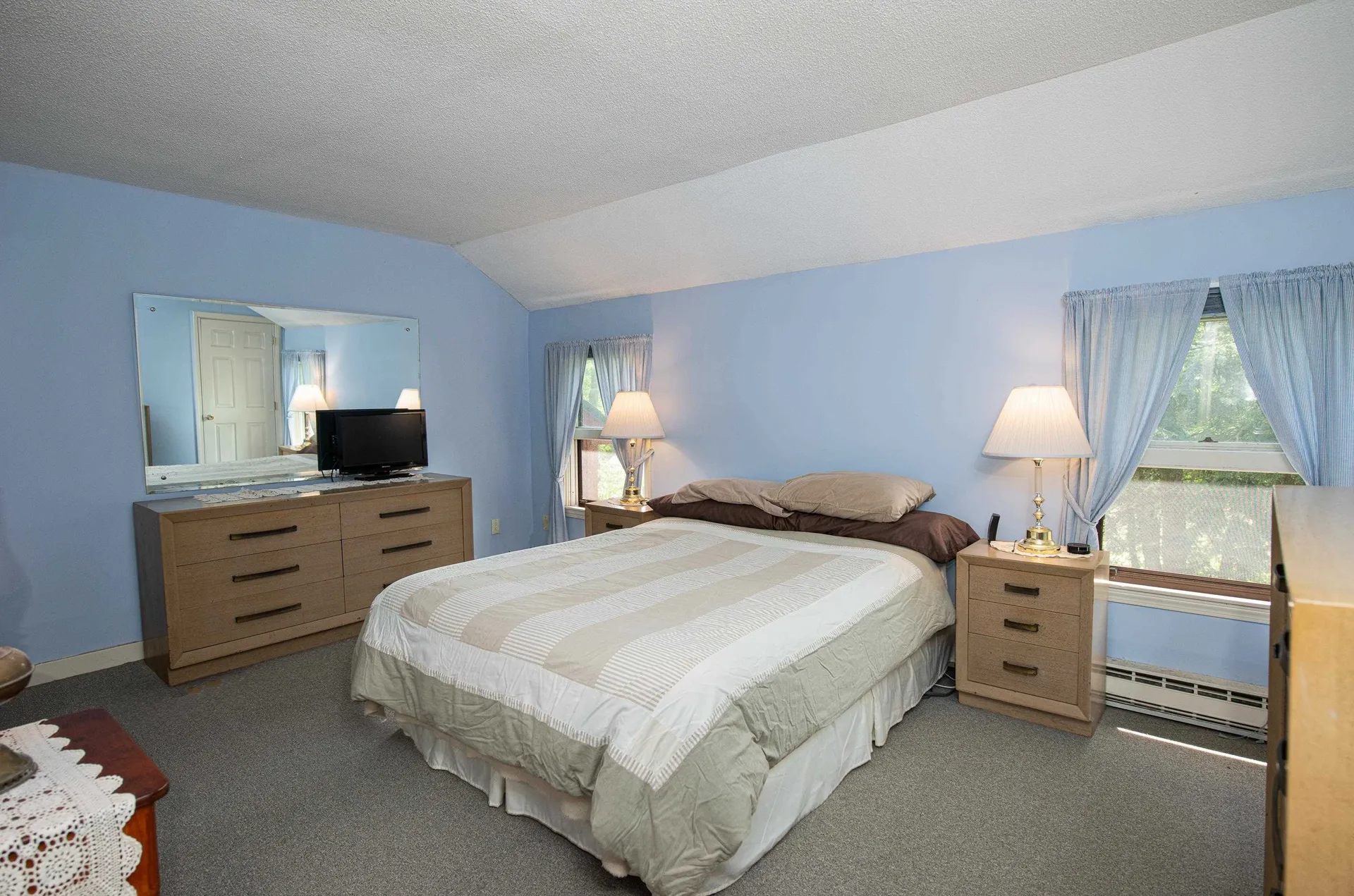 826 Hard Road Hartford VT 05059