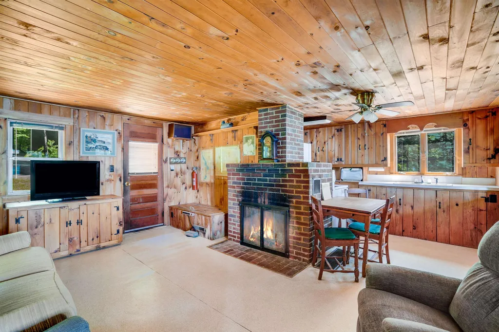 55 Eastman Shore S Road Laconia NH 03246