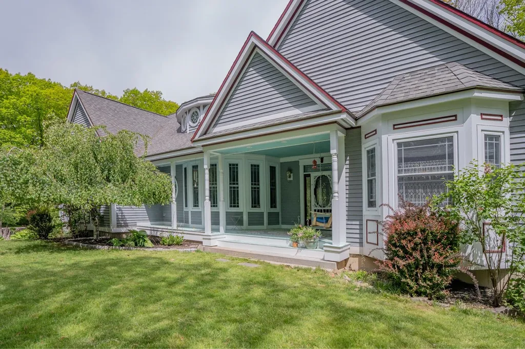 32 Leach Road Kittery ME 03904
