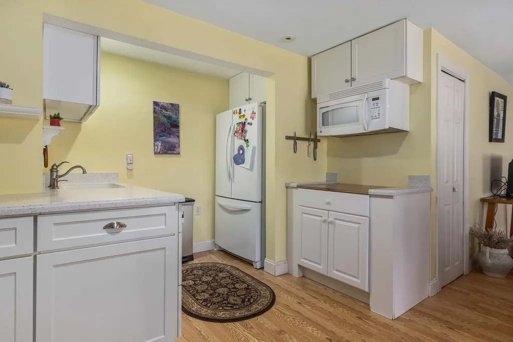 32 Leach Road Kittery ME 03904
