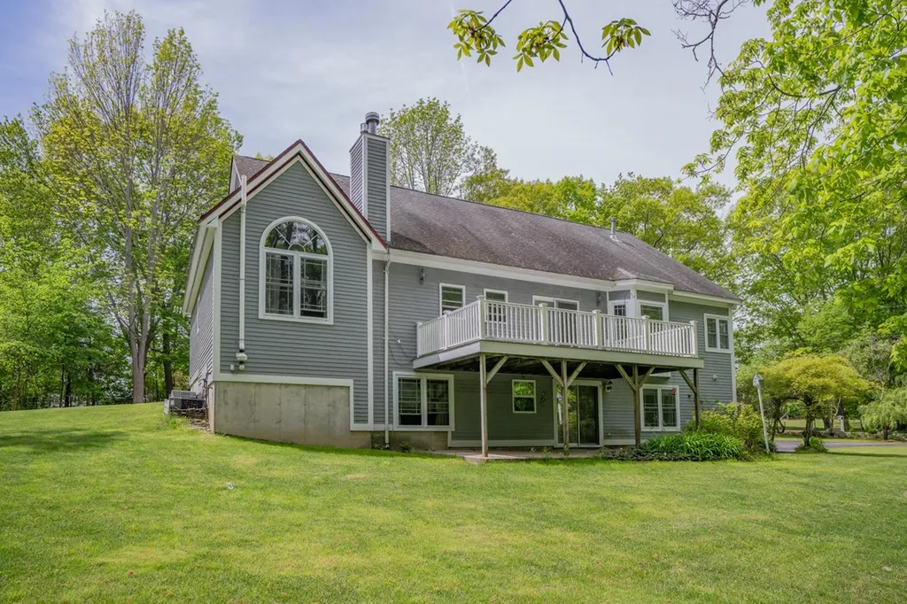 32 Leach Road Kittery ME 03904