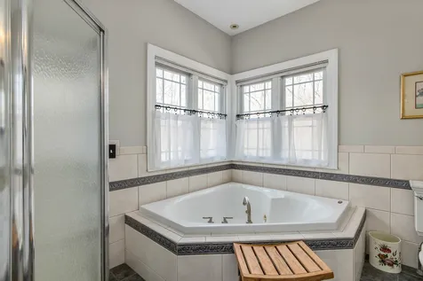 32 Leach Road Kittery ME 03904