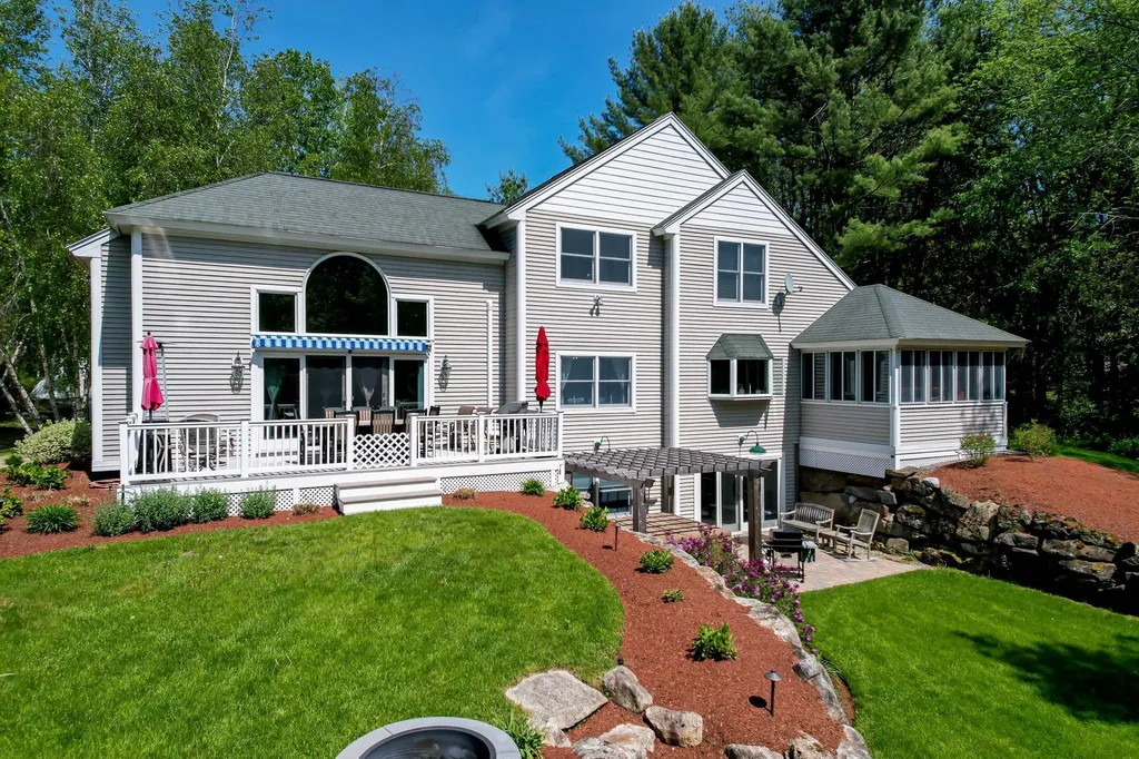 22 Winaukee Road Moultonborough NH 03254