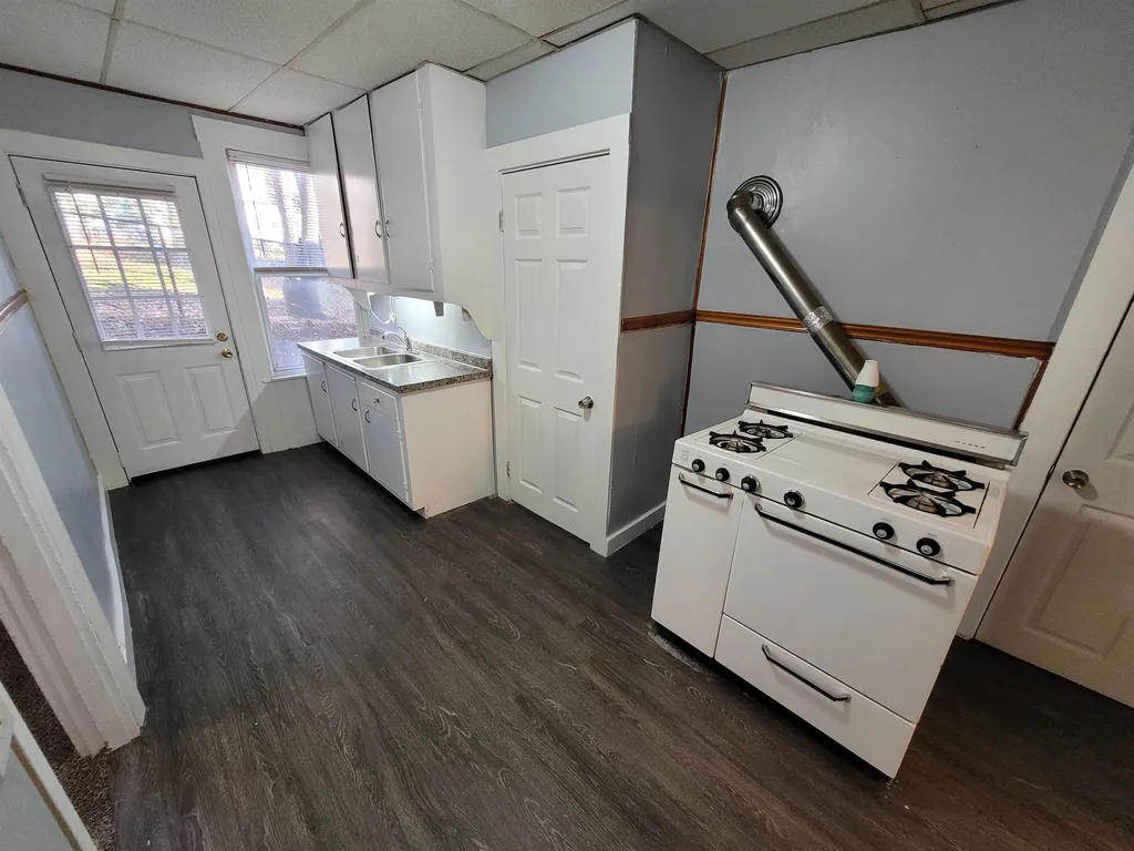 490 Lake Avenue Manchester NH 03103