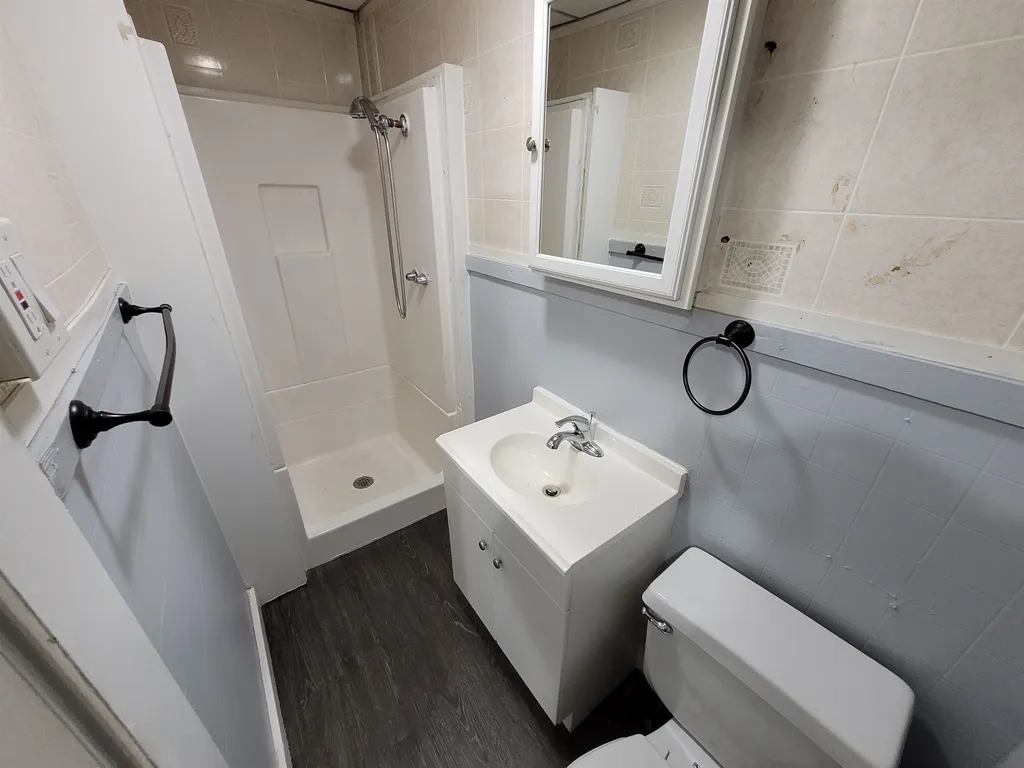 490 Lake Avenue Manchester NH 03103