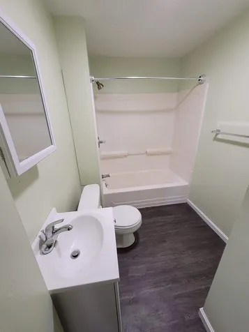490 Lake Avenue Manchester NH 03103