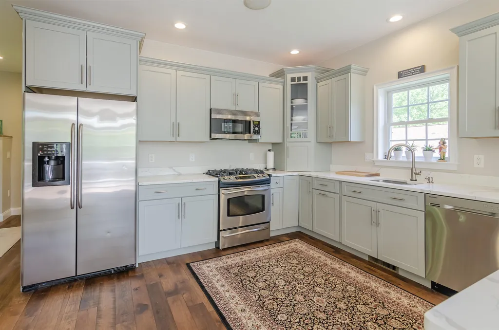 1012 Collettes Grove Road Derry NH 03038