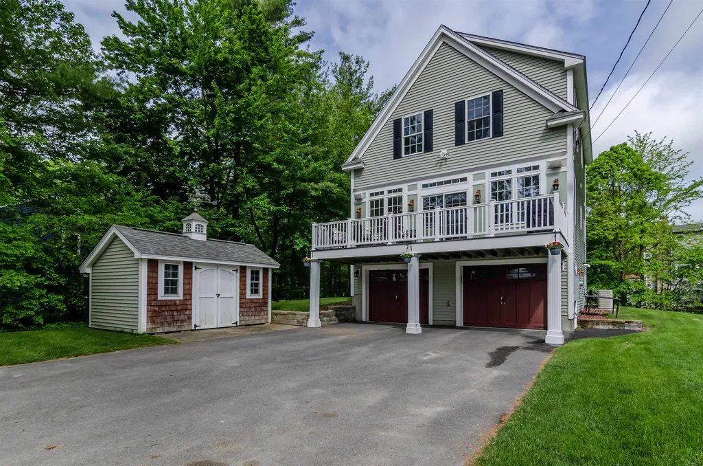 1012 Collettes Grove Road Derry NH 03038