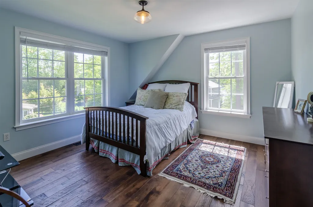 1012 Collettes Grove Road Derry NH 03038