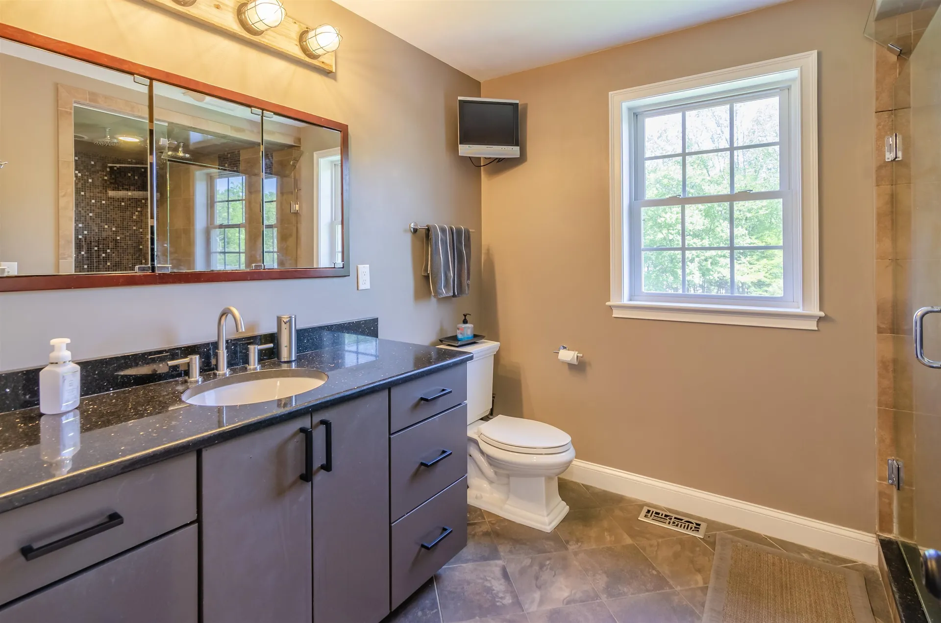 1012 Collettes Grove Road Derry NH 03038