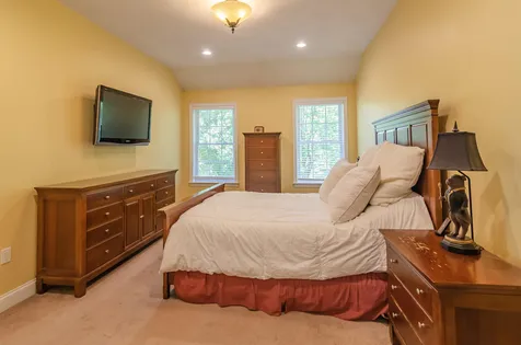 1012 Collettes Grove Road Derry NH 03038