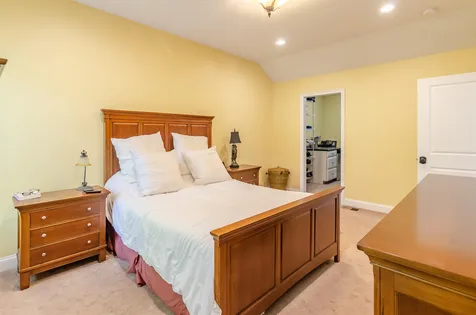 1012 Collettes Grove Road Derry NH 03038