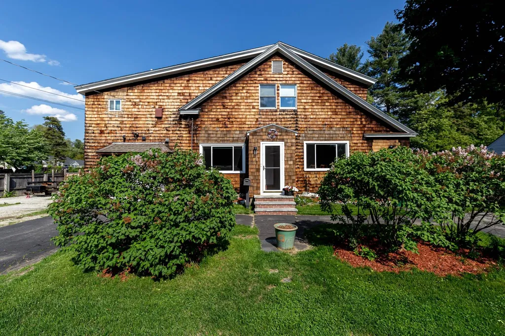 4 Hutchinson Street Nashua NH 03064