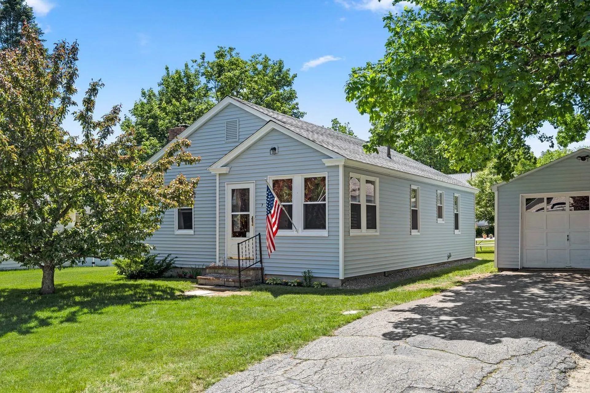 7 Farley Street Milford NH 03055